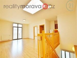 foto Krsn vce rovov byt s terasou 3+kk, 95 m2, ul. Nmst Svobody 16