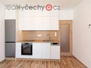 foto Pronjem bytu 2+kk s terasou a garovm parkovacm stnm, 48 m2, Uhnvs - Praha